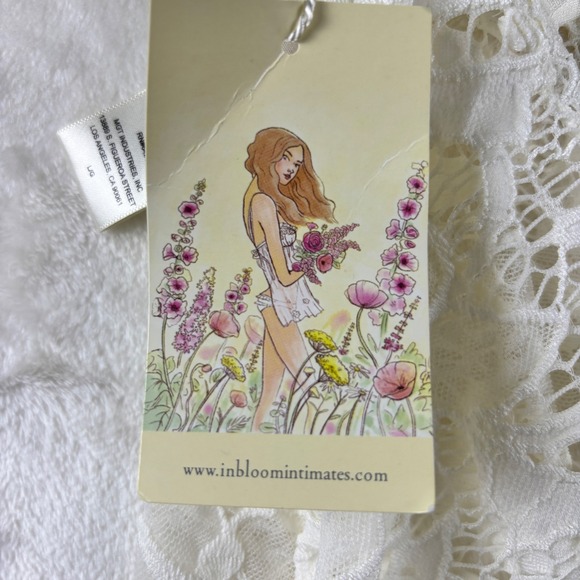 In Bloom Ivory Lace Camisole Nightie Sz L White Tank Top V Neck Criss Cross Back - Picture 7 of 10